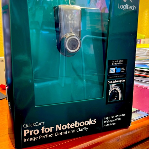 Logitech Quick cam Pro for Notebooks high performance webcam with outfocus - Picture 1 of 8